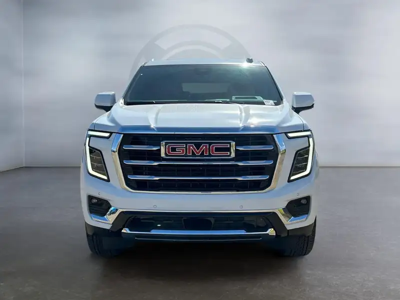 2026 GMC Yukon Elevation, bílá, 10 km, dovoz Kanada — foto 2 z 12