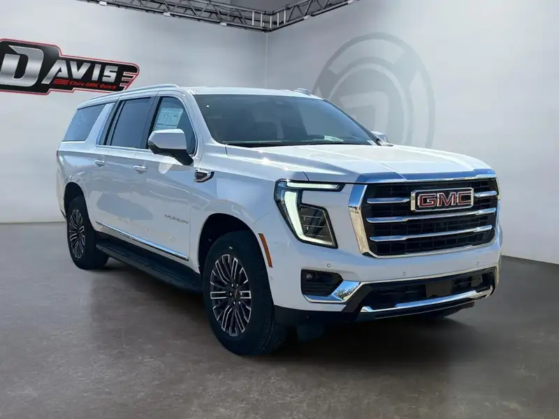 2026 GMC Yukon Elevation, bílá, 10 km, dovoz Kanada — foto 3 z 12