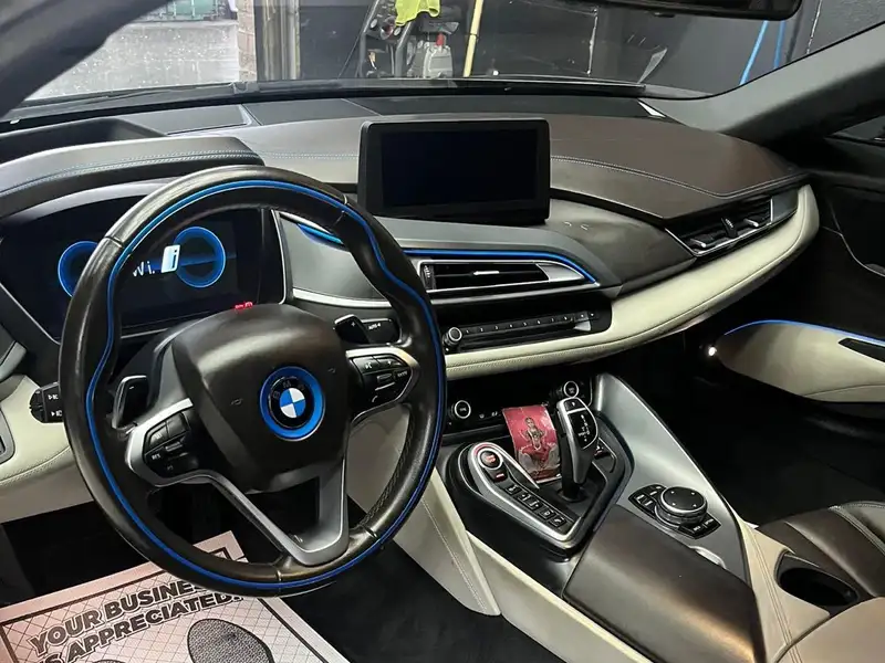 2016 BMW I8, černá, 211 000 km, dovoz Kanada — foto 2 z 7