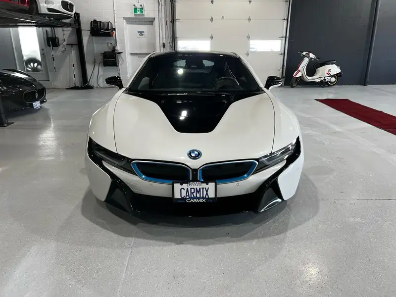 2014 BMW I8 Edrive, bílá, 50 773 km, dovoz Kanada — foto 2 z 12
