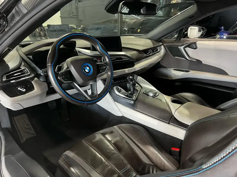 2014 BMW I8 Edrive, bílá, 50 773 km, dovoz Kanada — foto 9 z 12