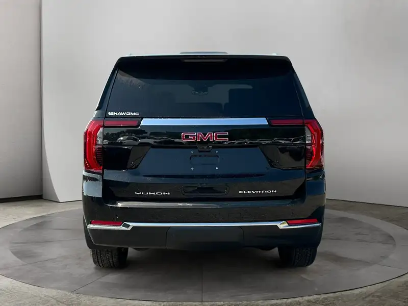 2026 GMC Yukon Elevation, černá, 4 km, dovoz Kanada — foto 4 z 12