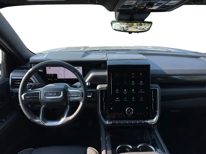 2026 GMC Yukon Elevation, černá, 4 km, dovoz Kanada — foto 9 z 12