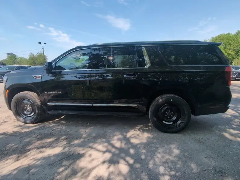 2026 GMC Yukon Elevation, černá, 15 km, dovoz Kanada — foto 5 z 12