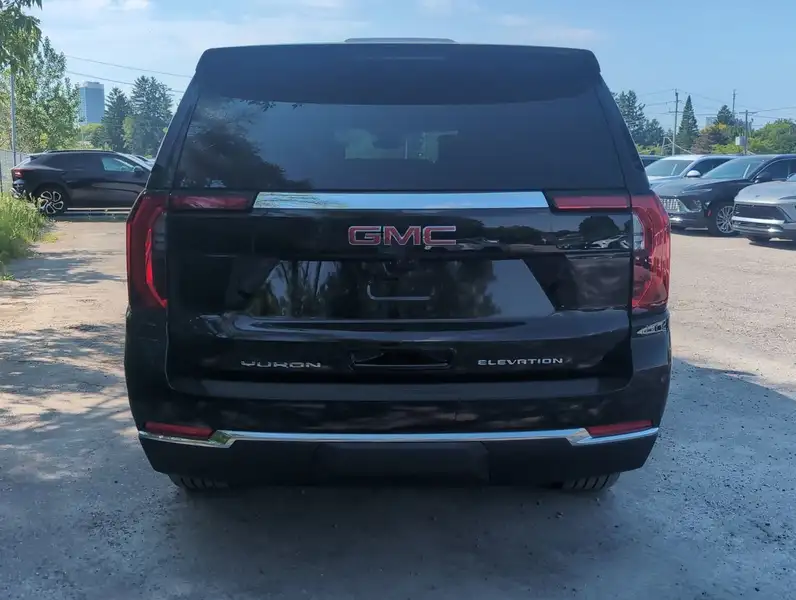 2026 GMC Yukon Elevation, černá, 15 km, dovoz Kanada — foto 7 z 12