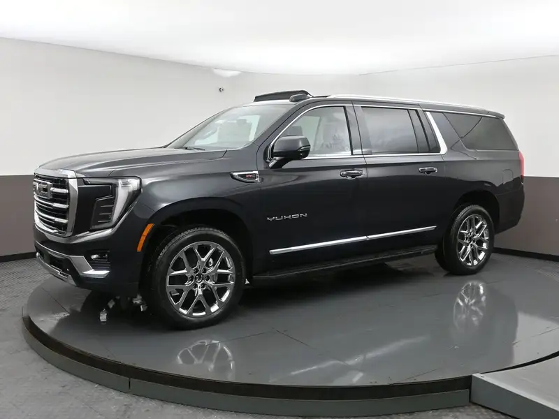 2026 GMC Yukon ELEVATION, šedá, 30 km, dovoz Kanada — foto 3 z 12