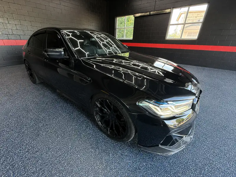 2021 BMW M5 COMPETITION, černá, 142 500 km, dovoz Kanada — foto 2 z 12
