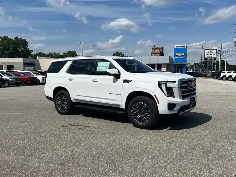 2026 GMC Yukon Elevation, bílá, 5 km, dovoz Kanada — foto 3 z 12