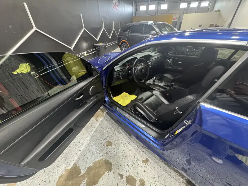 2012 BMW M3 2dr Conv, 82 658 km, dovoz Kanada — foto 8 z 11