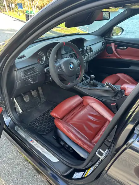 2011 BMW M3, černá, 216 000 km, dovoz Kanada — foto 3 z 12