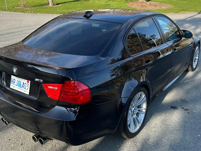 2011 BMW M3, černá, 216 000 km, dovoz Kanada — foto 5 z 12