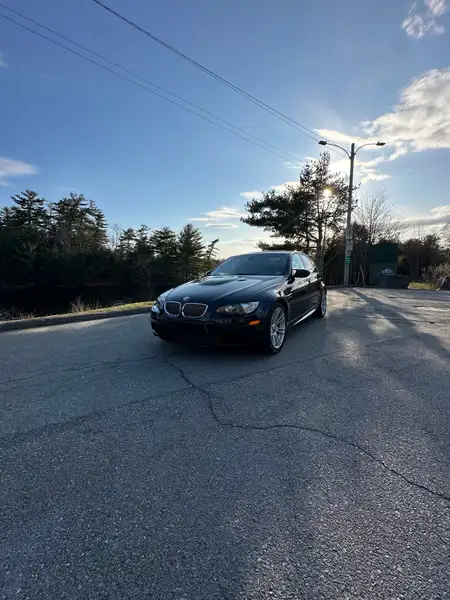 2011 BMW M3, černá, 216 000 km, dovoz Kanada — foto 9 z 12