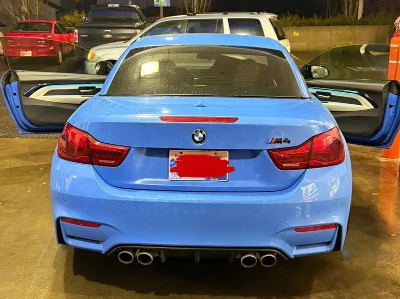 2018 BMW M4 Competition Series, modrá, 90 000 km, dovoz Kanada — foto 4 z 10