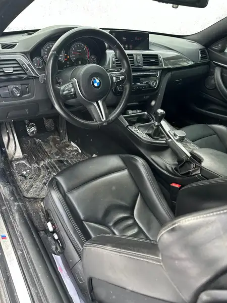 2018 BMW M4 Competition - exec package, černá, 62 000 km, dovoz Kanada — foto 3 z 5