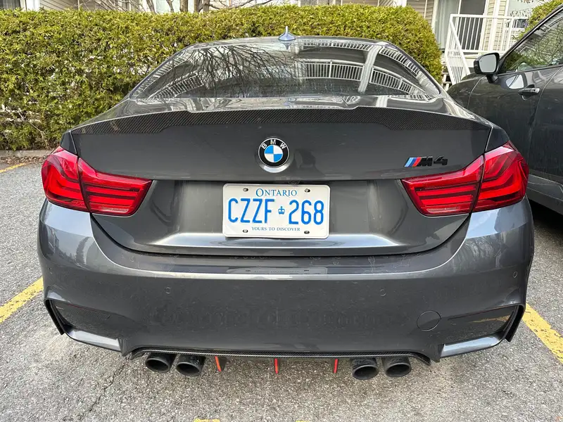 2018 BMW M4 Competition - exec package, černá, 62 000 km, dovoz Kanada — foto 4 z 5