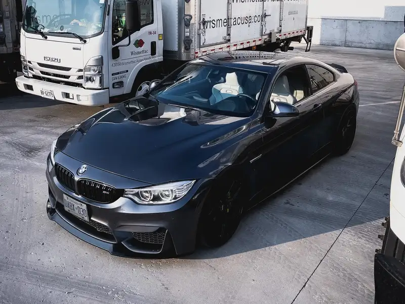 2015 BMW M4, šedá, 192 000 km, dovoz Kanada — foto 3 z 3