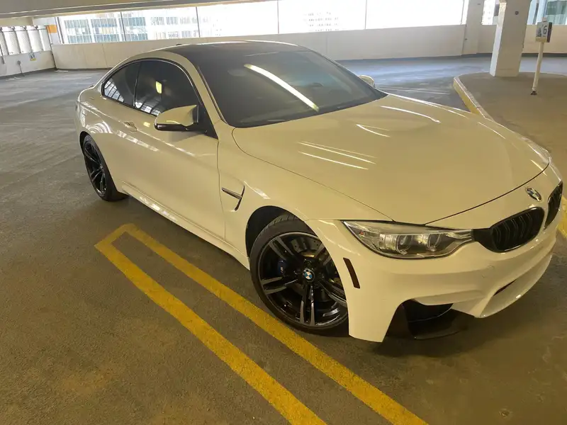 2016 BMW M4, bílá, 88 000 km, dovoz Kanada — foto 11 z 12