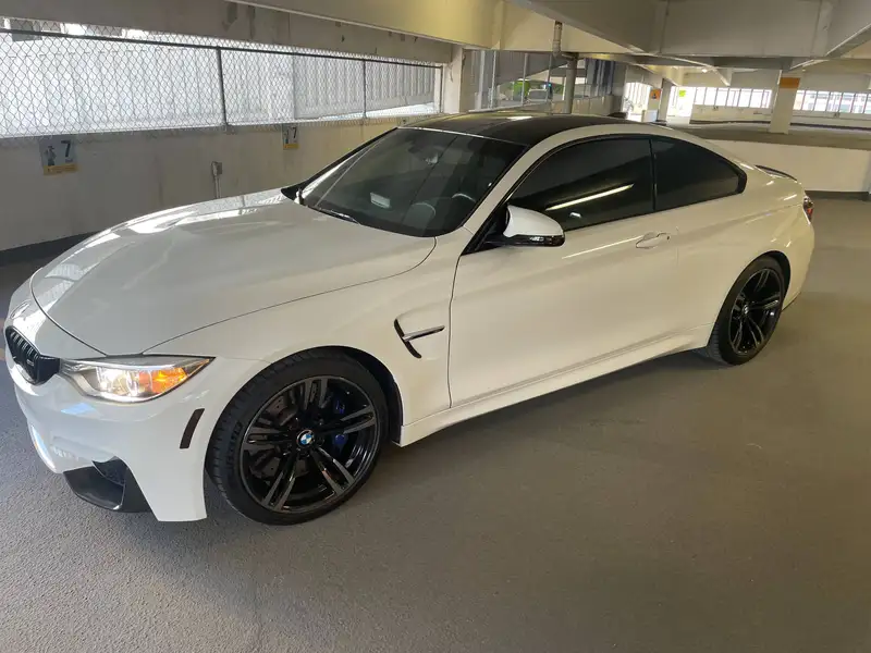 2016 BMW M4, bílá, 88 000 km, dovoz Kanada — foto 2 z 12