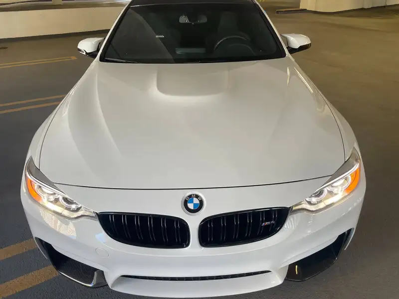 2016 BMW M4, bílá, 88 000 km, dovoz Kanada — foto 4 z 12