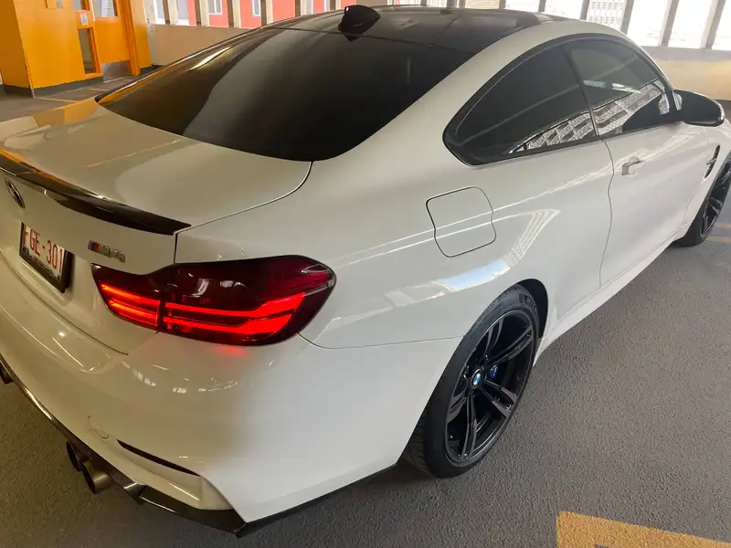 2016 BMW M4, bílá, 88 000 km, dovoz Kanada — foto 7 z 12
