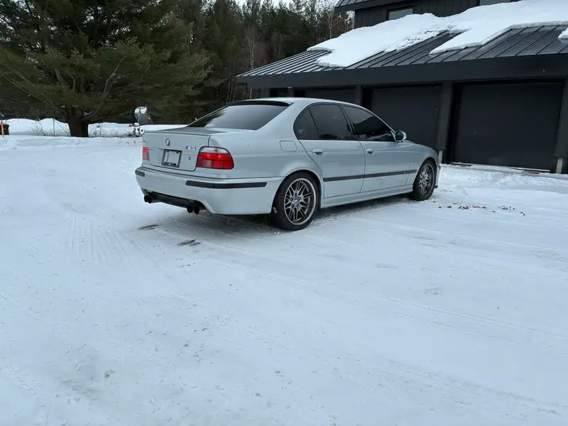2000 BMW M5 E39, stříbrná, 89 000 km, dovoz Kanada — foto 4 z 12