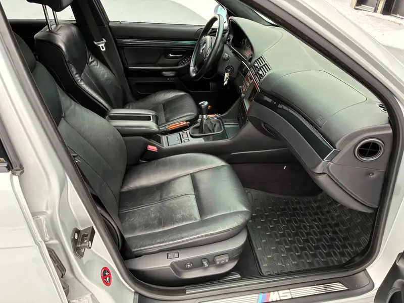 2000 BMW M5 E39, stříbrná, 89 000 km, dovoz Kanada — foto 9 z 12