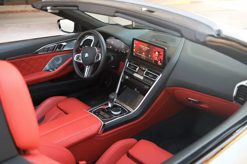 2024 BMW M8 Competition, stříbrná, 7 150 km, dovoz Kanada — foto 10 z 12