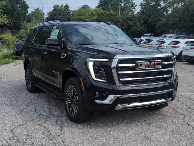 2026 GMC Yukon Elevation, černá, 15 km, dovoz Kanada — foto 2 z 12