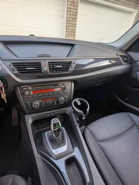 2012 BMW X1, 108 000 km, dovoz Kanada — foto 2 z 11