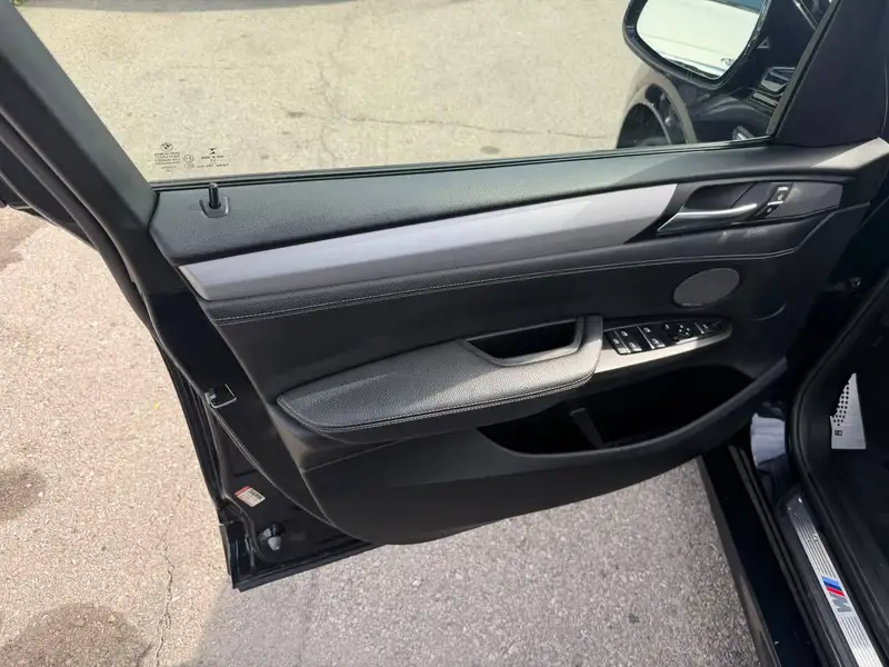 2017 BMW X3 xDrive, modrá, 165 196 km, dovoz Kanada — foto 5 z 12
