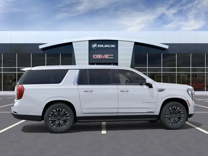2026 GMC Yukon Elevation, bílá, 23 km, dovoz Kanada — foto 5 z 12