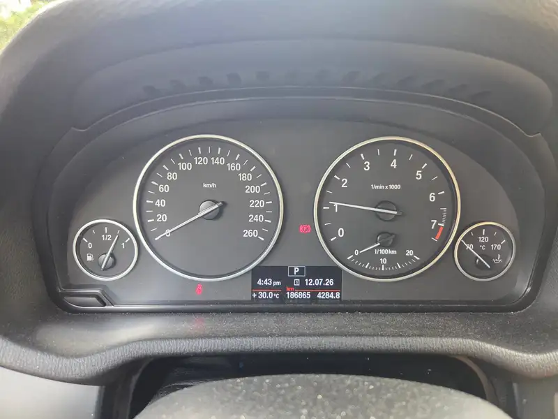 2011 BMW X3, bílá, 186 000 km, dovoz Kanada — foto 5 z 10