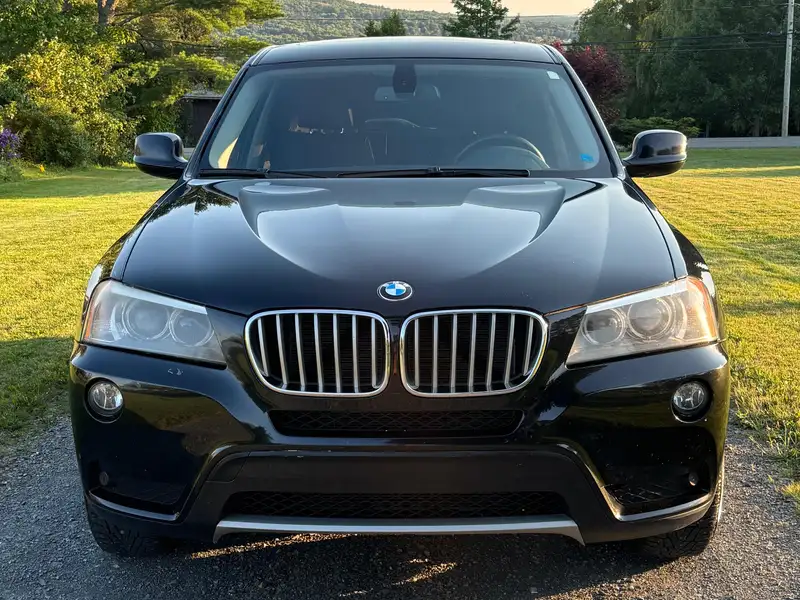 2011 BMW X3, černá, 257 000 km, dovoz Kanada — foto 9 z 12