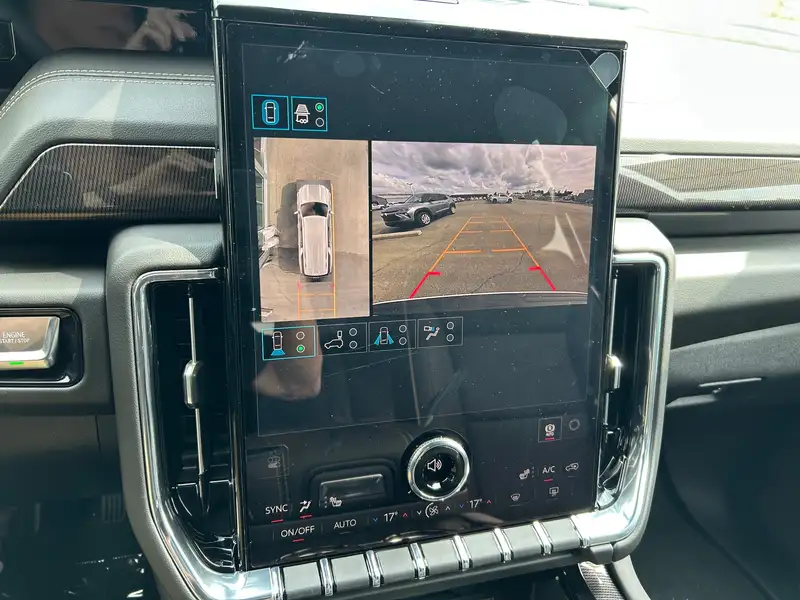 2026 GMC Yukon Elevation, bílá, 0 km, dovoz Kanada — foto 10 z 12