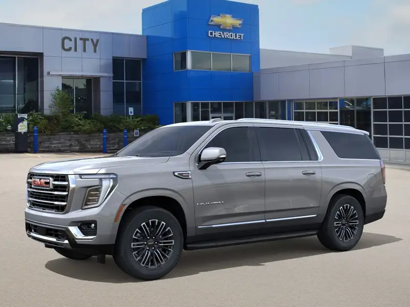 2026 GMC Yukon Elevation, stříbrná, 10 km, dovoz Kanada — foto 2 z 12