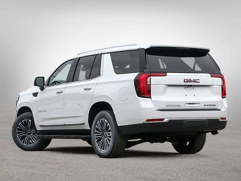 2026 GMC Yukon Elevation, bílá, 35 km, dovoz Kanada — foto 4 z 12