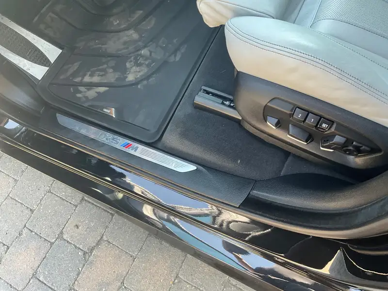 2018 BMW X5 Fully Loaded, černá, 21 150 km, dovoz Kanada — foto 1 z 11 2018 BMW X5 Fully Loaded, černá, 21 150 km, dovoz Kanada — foto 1 z 11