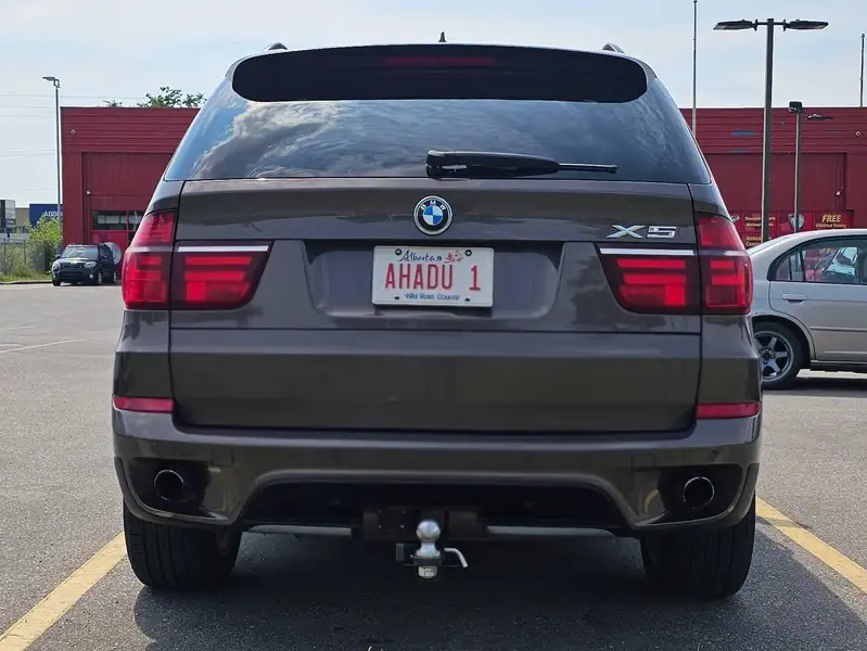 2013 BMW X5, hnědá, 95 500 km, dovoz Kanada — foto 5 z 10