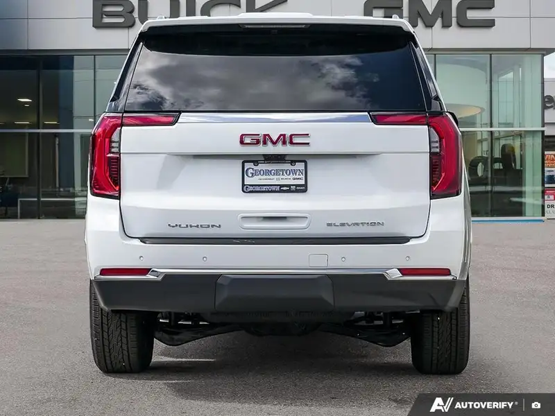2026 GMC Yukon Elevation, bílá, 91 km, dovoz Kanada — foto 4 z 12