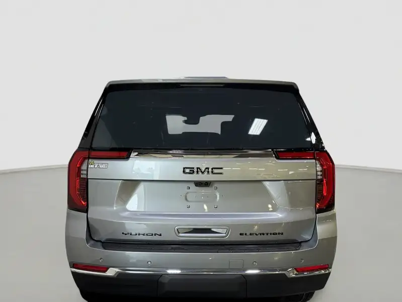 2026 GMC Yukon Elevation, šedá, 9 km, dovoz Kanada — foto 4 z 12