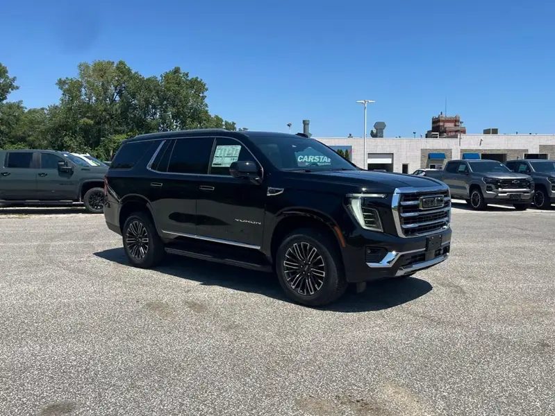 2026 GMC Yukon Elevation, černá, 5 km, dovoz Kanada — foto 3 z 12