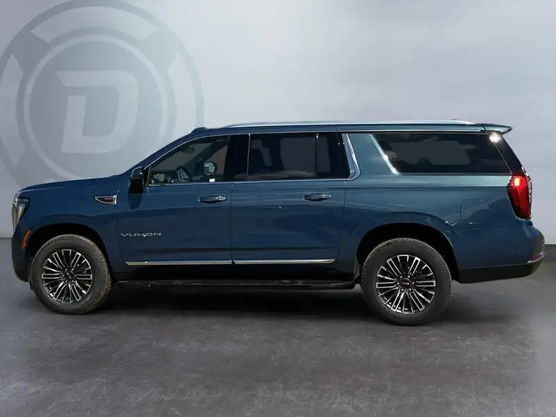 2026 GMC Yukon Elevation, modrá, 10 km, dovoz Kanada — foto 8 z 12