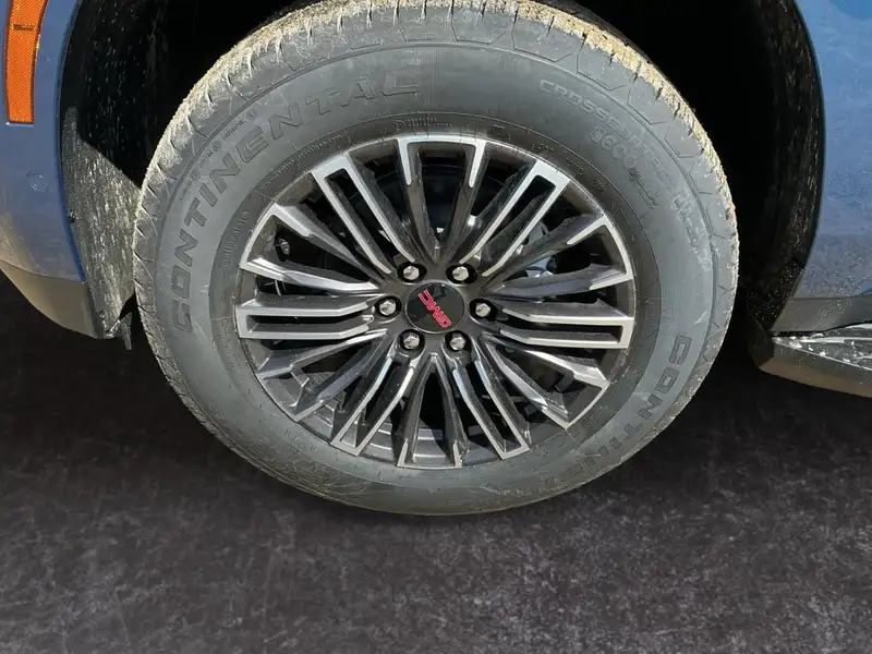 2026 GMC Yukon Elevation, modrá, 10 km, dovoz Kanada — foto 9 z 12