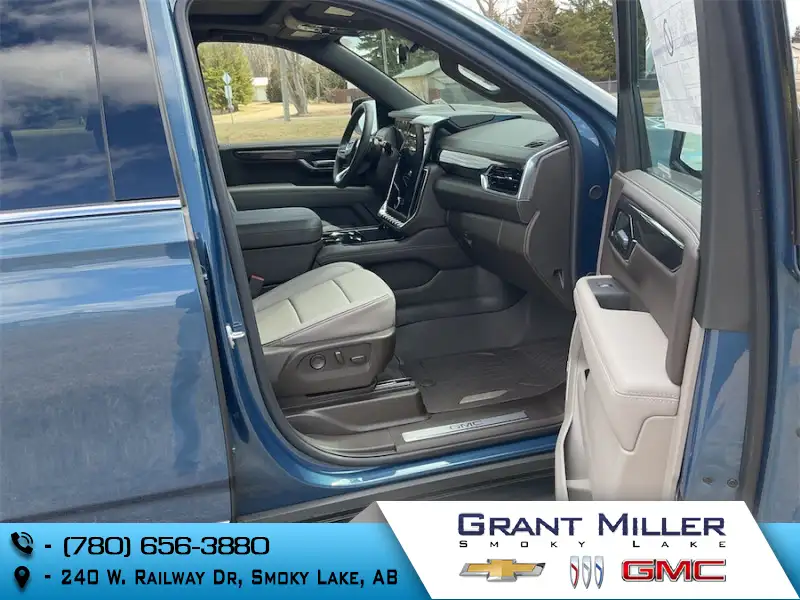2026 GMC Yukon Elevation, modrá, 10 km, dovoz Kanada — foto 10 z 12