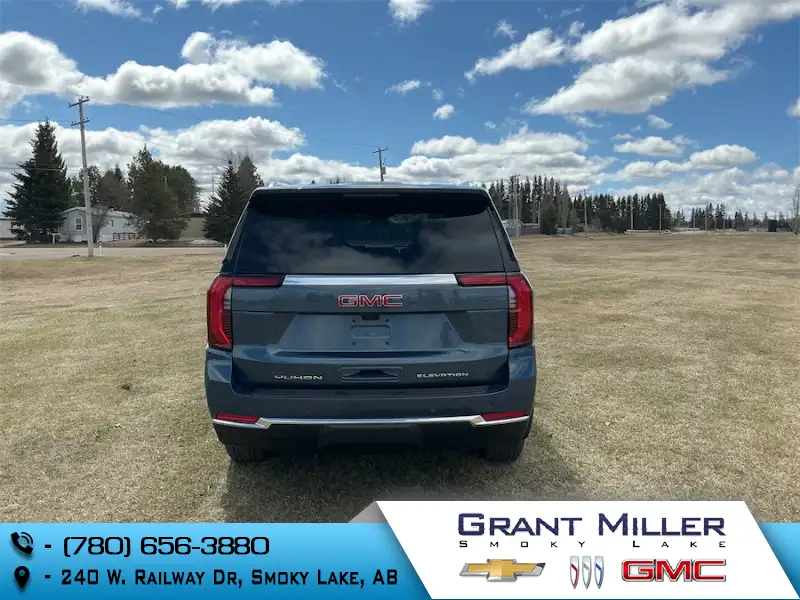 2026 GMC Yukon Elevation, modrá, 10 km, dovoz Kanada — foto 5 z 12