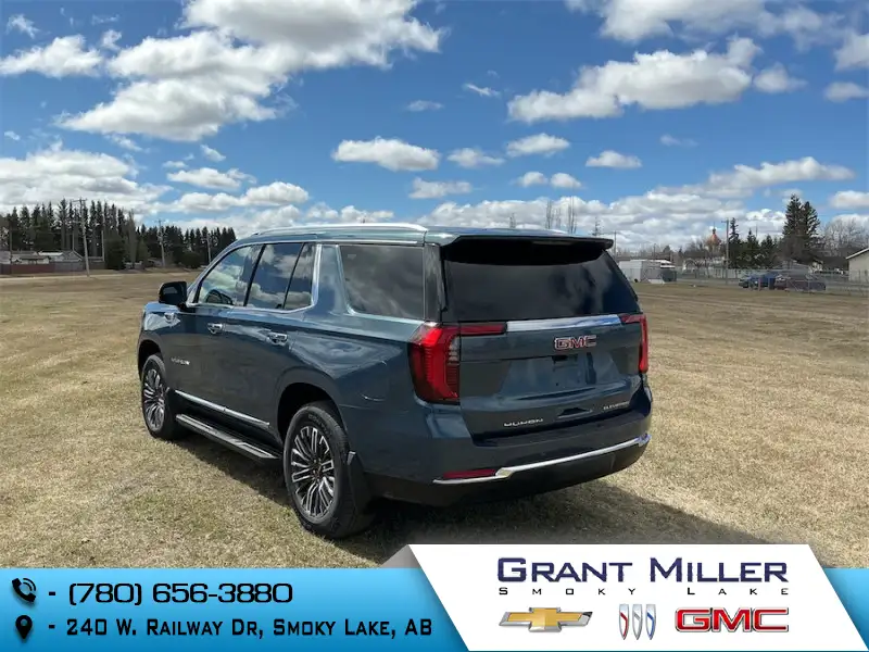 2026 GMC Yukon Elevation, modrá, 10 km, dovoz Kanada — foto 6 z 12