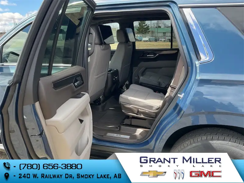 2026 GMC Yukon Elevation, modrá, 10 km, dovoz Kanada — foto 9 z 12