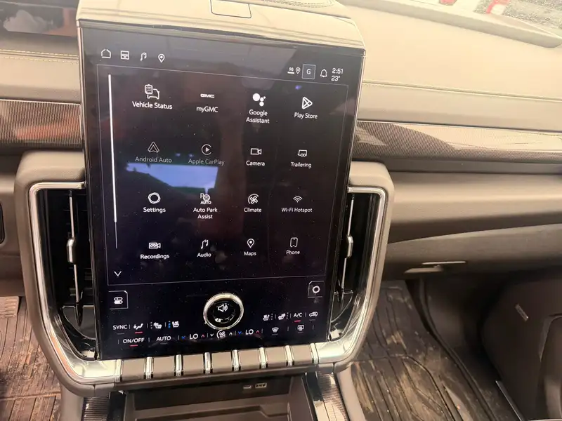 2026 GMC Yukon Elevation, 4 198 km, dovoz Kanada — foto 5 z 12