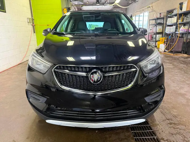 2017 Buick Encore Preferred, černá, 55 719 km, dovoz Kanada — foto 2 z 12