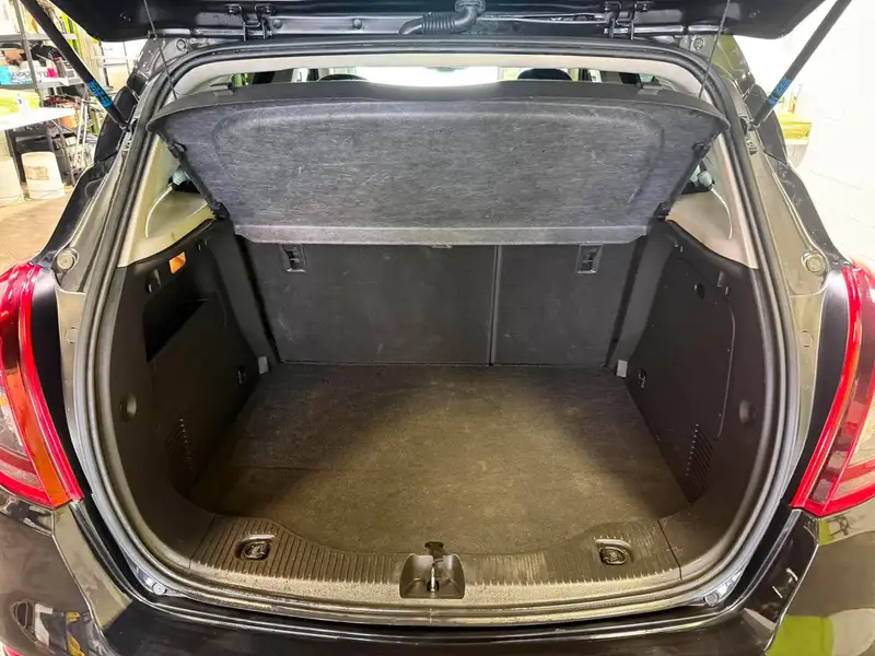 2017 Buick Encore Preferred, černá, 55 719 km, dovoz Kanada — foto 6 z 12